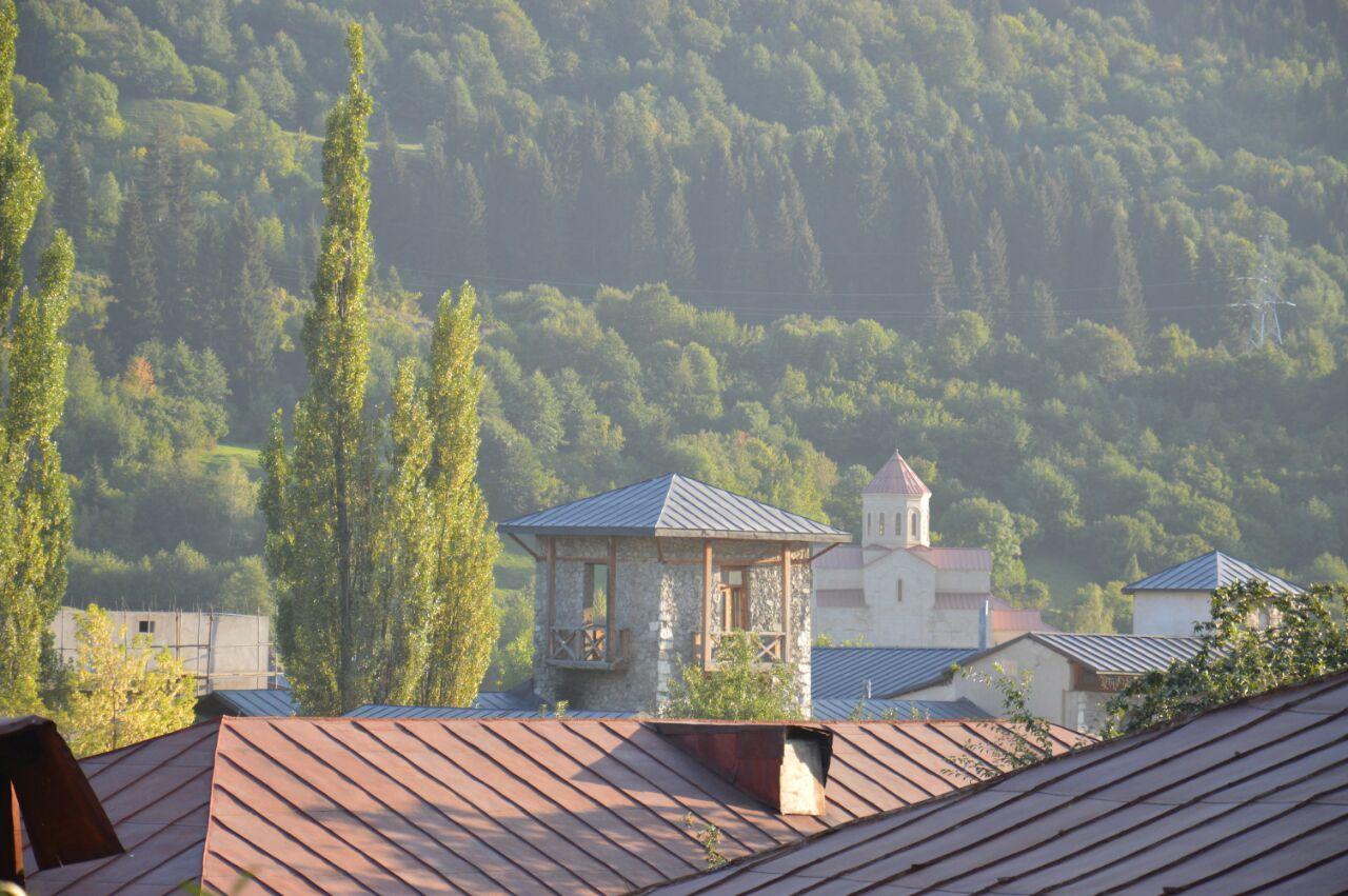 Гостевой дом Ailama Местия Экстерьер фото